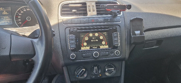 VOLKSWAGEN Polo 2011 — imagine 2