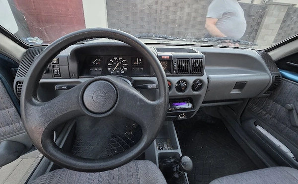 OPEL Corsa 1993 — imagine 3