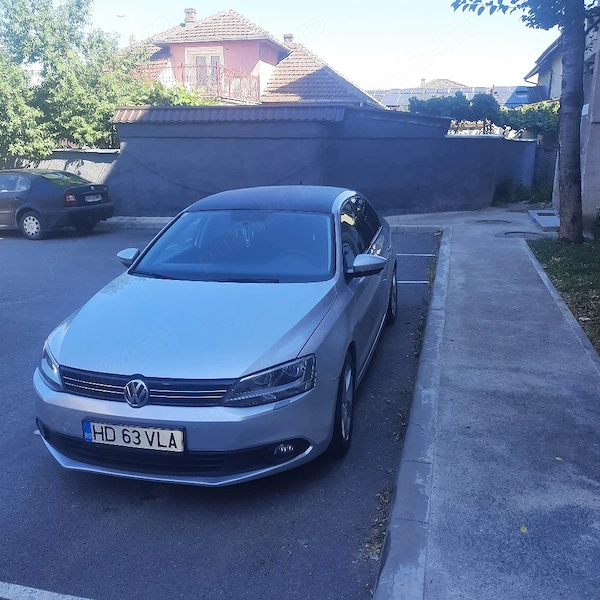VOLKSWAGEN Jetta 2012 — imagine 3