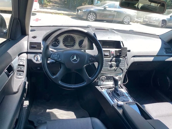 MERCEDES-BENZ C-Class 2010 — imagine 4