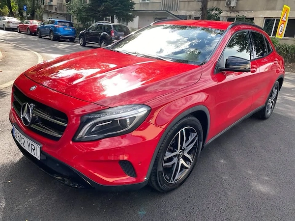 MERCEDES-BENZ GLA