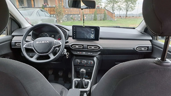 DACIA Logan 2024 — imagine 4
