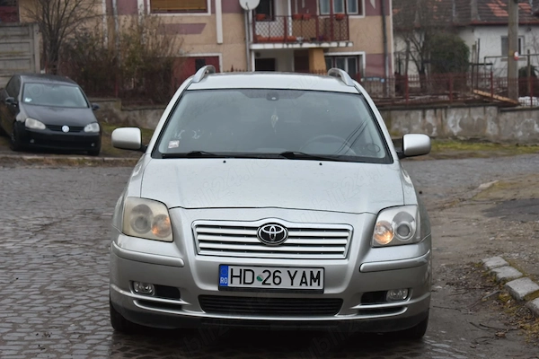 TOYOTA Avensis