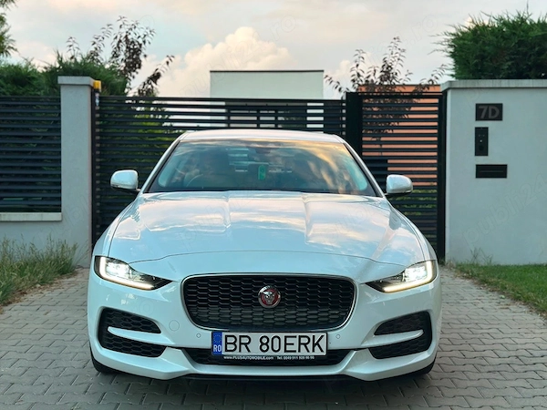 JAGUAR XE