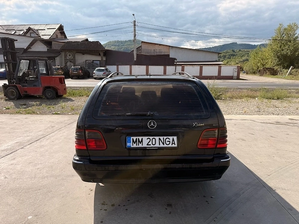 MERCEDES-BENZ E-Class 2001 — imagine 4