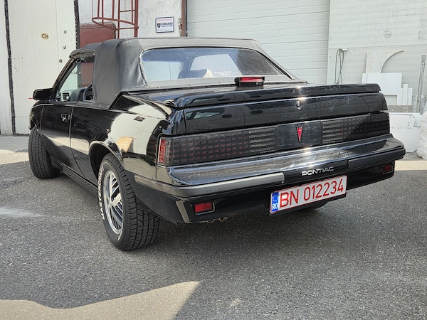 PONTIAC Sunbird 1987 — imagine 3