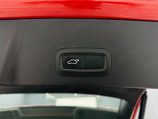 VOLVO XC40 2019 — imagine 18