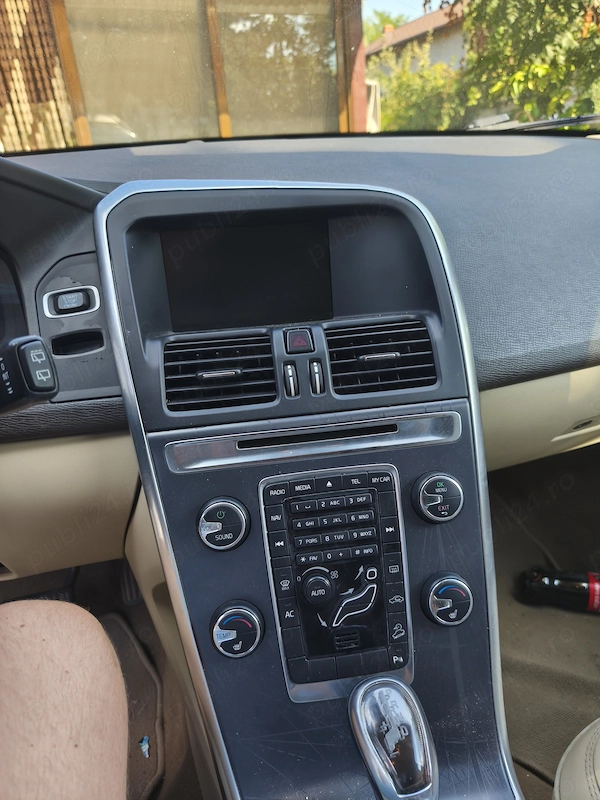VOLVO XC60 2013 — imagine 18