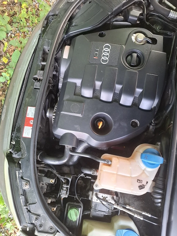 AUDI A4 2023 — imagine 4