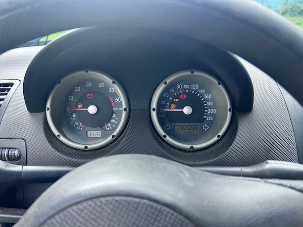 VOLKSWAGEN Polo 2000 — imagine 2