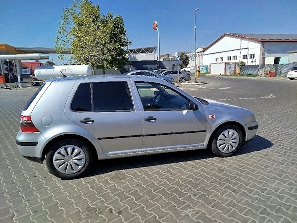 VOLKSWAGEN Golf 2002 — imagine 6