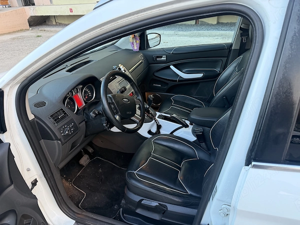 FORD Kuga 2010 — imagine 9