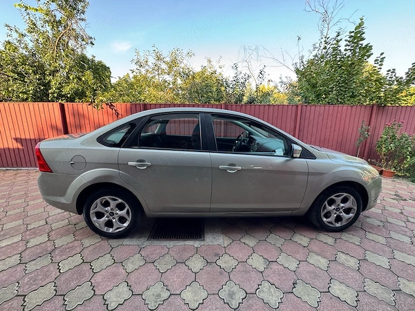 FORD Focus 2009 — imagine 10