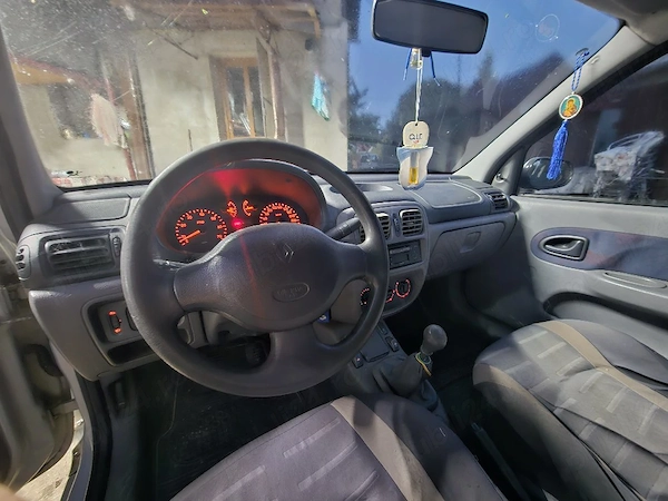 RENAULT Clio 2001 — imagine 4
