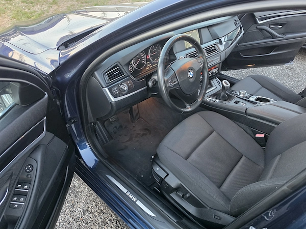 BMW 5 Series 2011 — imagine 5