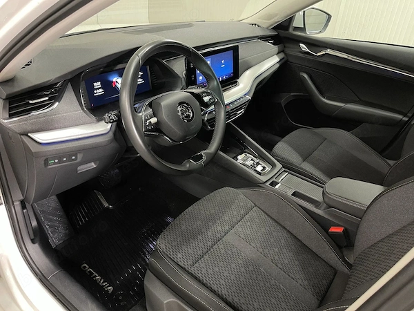 SKODA Octavia 2022 — imagine 5