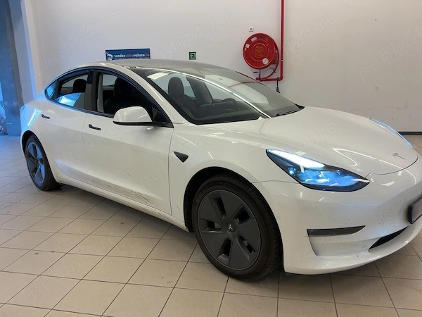 TESLA Model 3 2021 — imagine 2