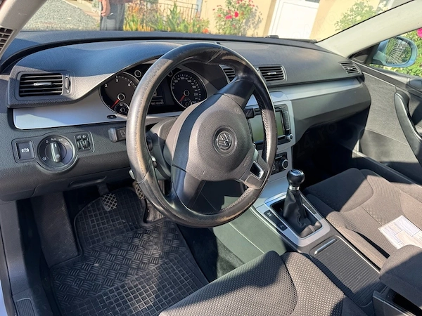 VOLKSWAGEN Passat 2010 — imagine 3