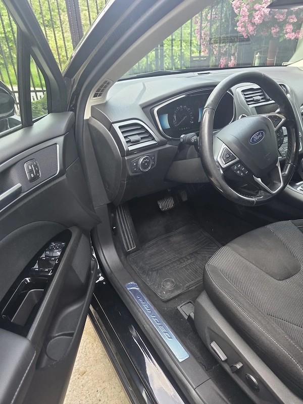 FORD Mondeo 2019 — imagine 4