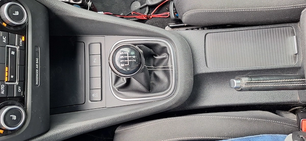 VOLKSWAGEN Golf 2012 — imagine 9