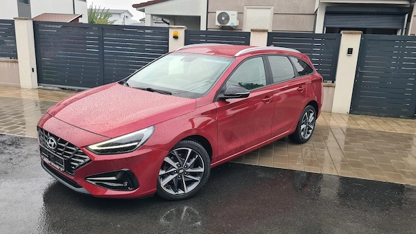 HYUNDAI i30 2022 — imagine 3