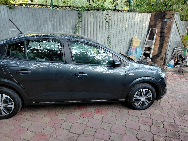 DACIA Logan 2023 — imagine 2