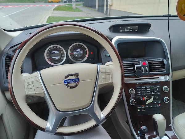 VOLVO XC60 2010 — imagine 2