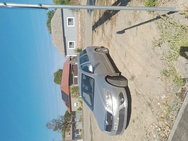 SKODA Octavia 2011 — imagine 2