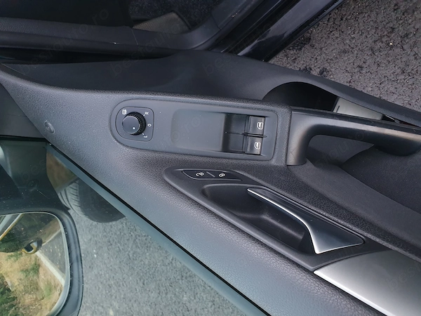 VOLKSWAGEN Golf 2011 — imagine 4