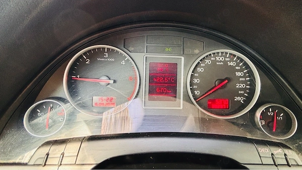 AUDI A4 2004 — imagine 3