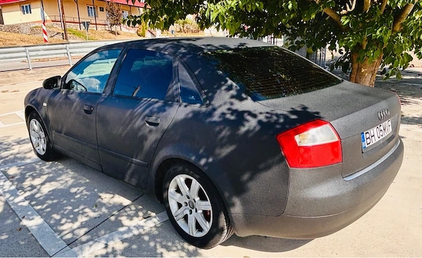 AUDI A4 2004 — imagine 9