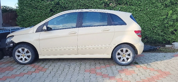 MERCEDES-BENZ 190