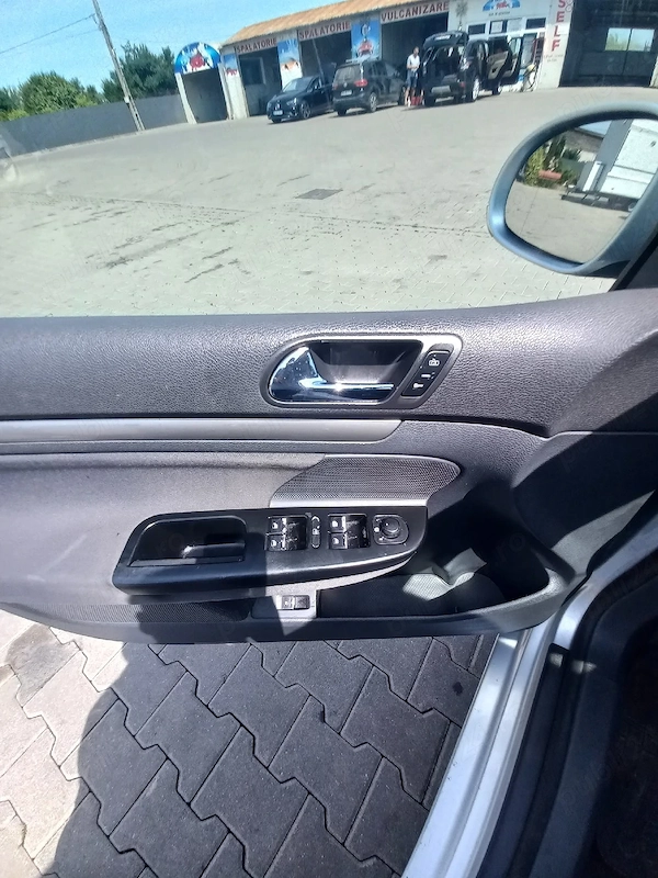 VOLKSWAGEN Golf 2002 — imagine 4