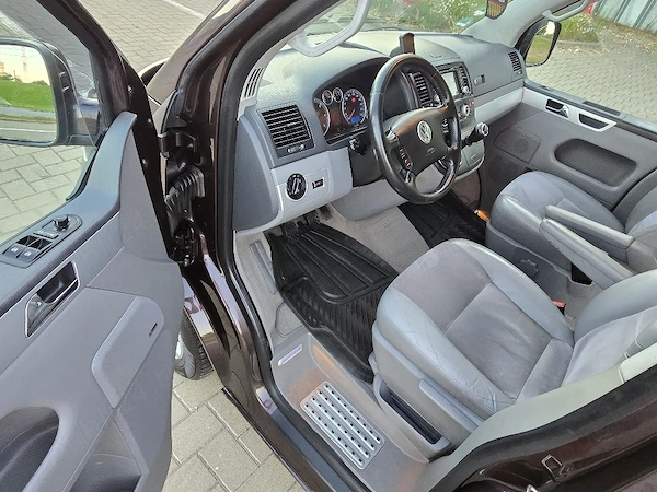 VOLKSWAGEN Multivan 2010 — imagine 7
