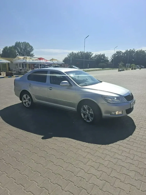 SKODA Octavia 2010 — imagine 3