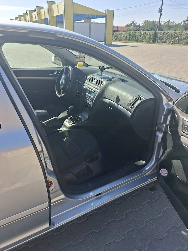 SKODA Octavia 2010 — imagine 8