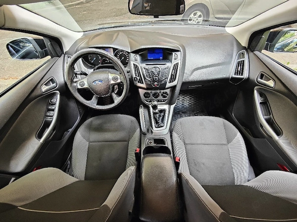 FORD Focus 2011 — imagine 8