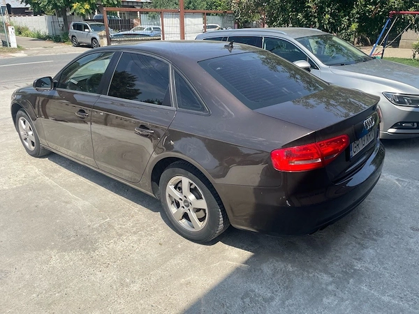 AUDI A4 2012 — imagine 2