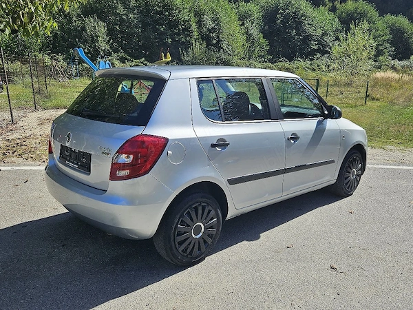SKODA Fabia 2009 — imagine 2