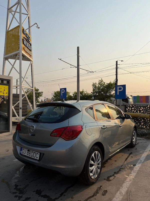 OPEL Astra 2011 — imagine 5