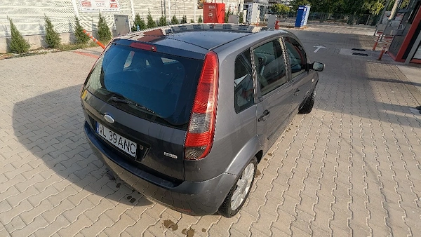 FORD Fiesta 2005 — imagine 2
