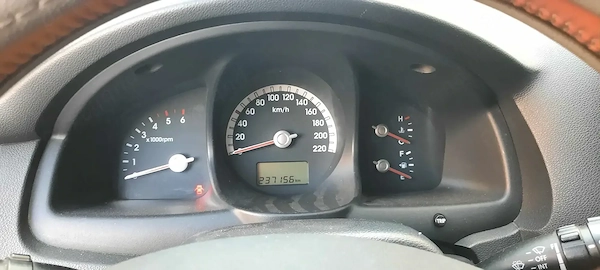 KIA Sportage 2005 — imagine 2