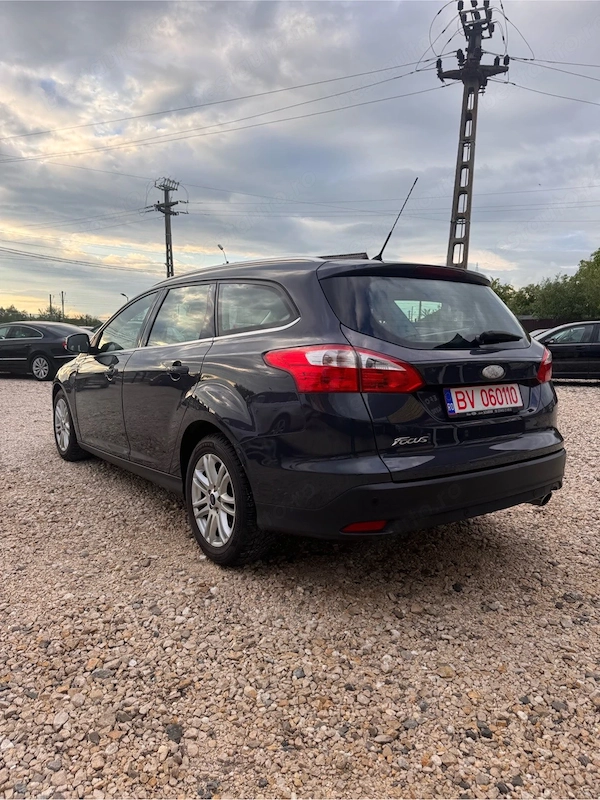 FORD Focus 2013 — imagine 6