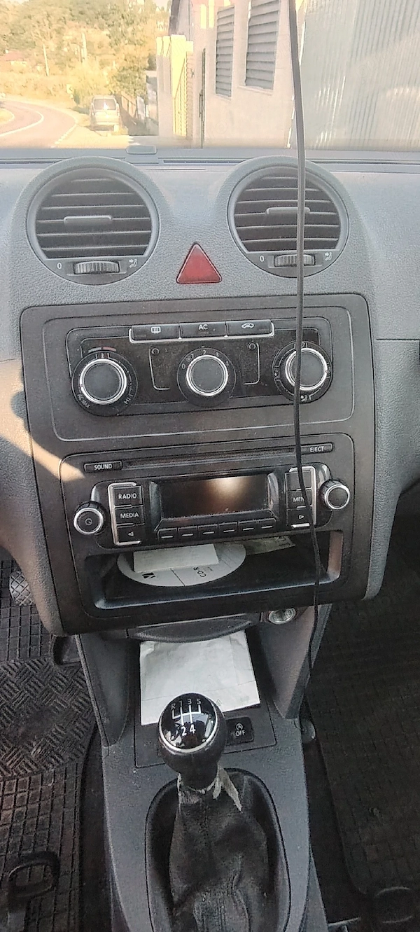 VOLKSWAGEN Caddy 2011 — imagine 7