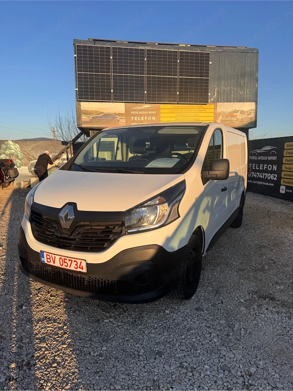 RENAULT Trafic 2018 — imagine 2