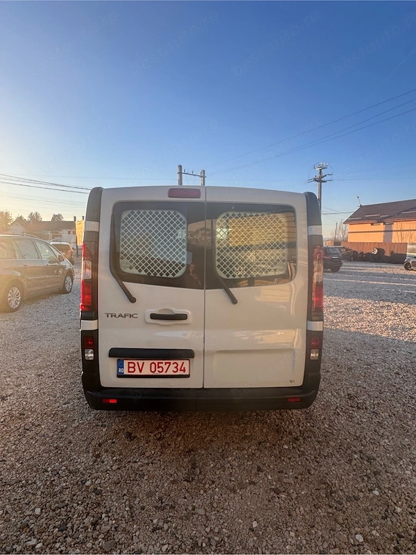 RENAULT Trafic 2018 — imagine 9
