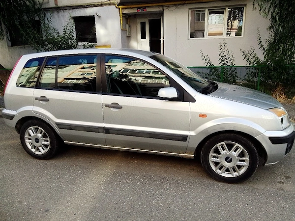 FORD Fusion 2006 — imagine 3