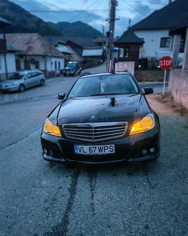 MERCEDES-BENZ E-Class 2011 — imagine 4