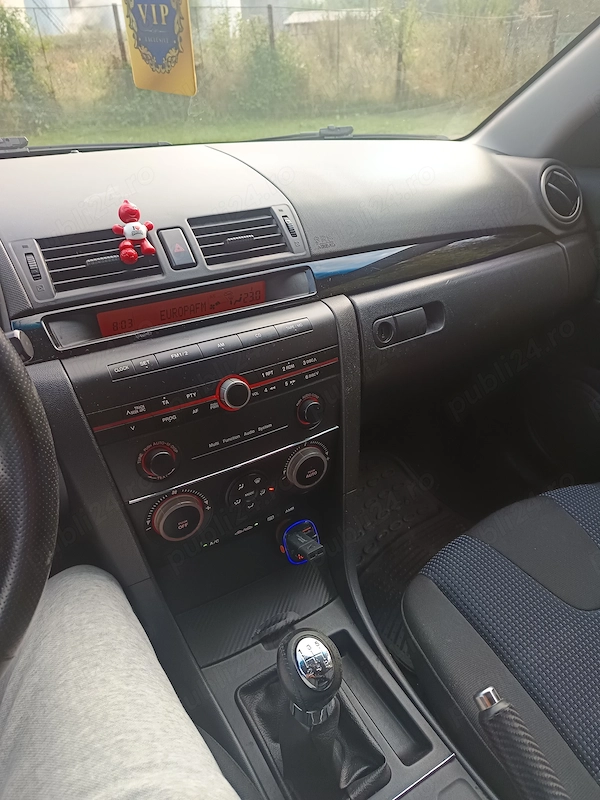 MAZDA 3 2005 — imagine 5