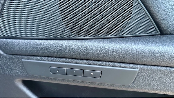 BMW 5 Series 2011 — imagine 9
